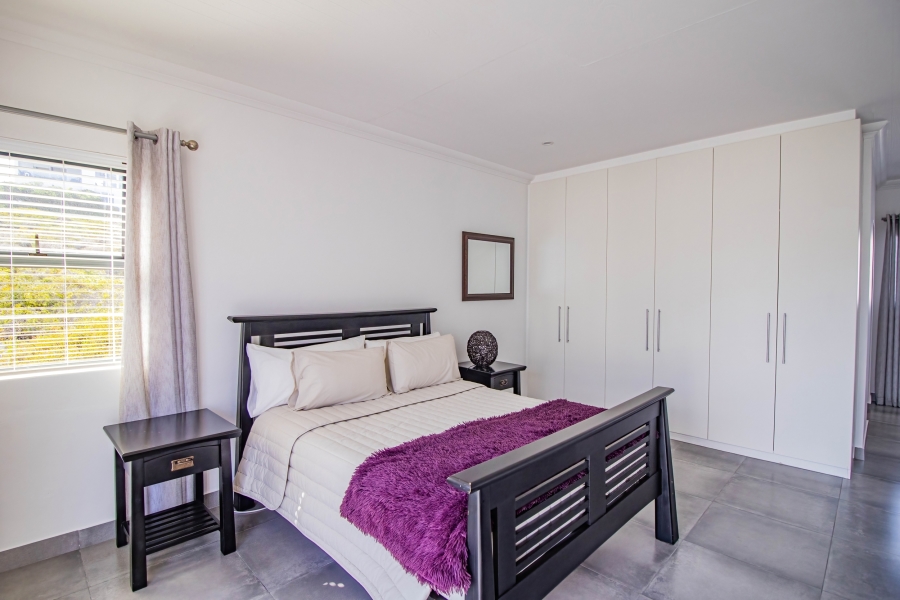 5 Bedroom Property for Sale in Yzerfontein Western Cape